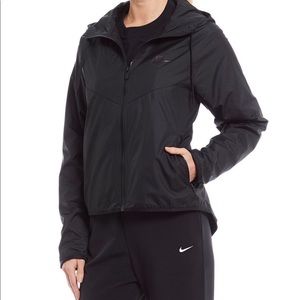 Black Nike windbreaker